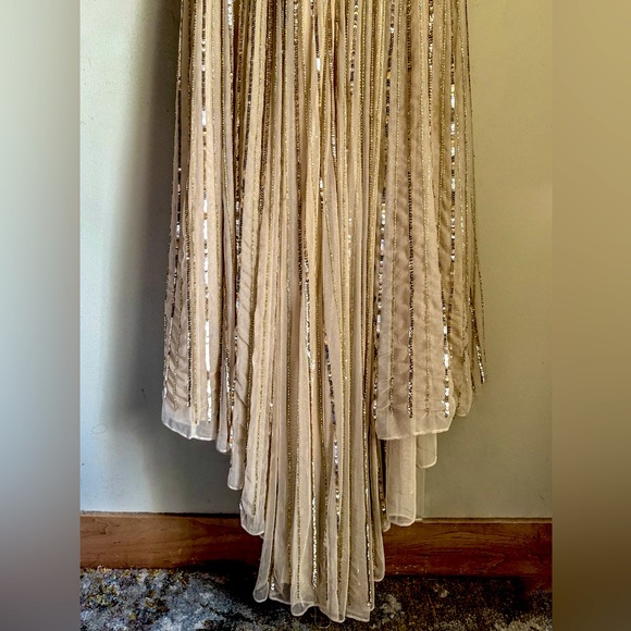 *NEW WITH TAGS* MAC DUGGAL Nude Pale Gold Sequin Beaded Stripe Deep V-neck Gown - Picture 9 of 17